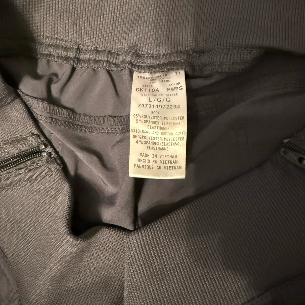Women’s Gray Jogger Scrub Pants - Picture 5 of 5